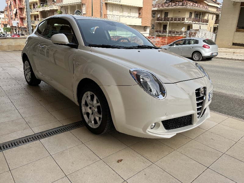 Alfa Romeo Mito 1.4 80cv Distinctive Neo patentati