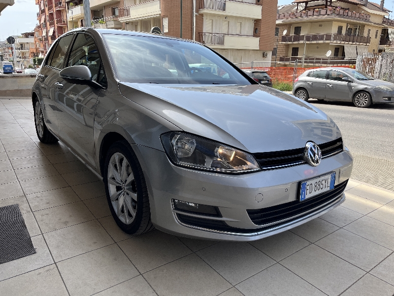 Volkswagen Golf 1.6 tdi 110cv dsg Highline 5 porte